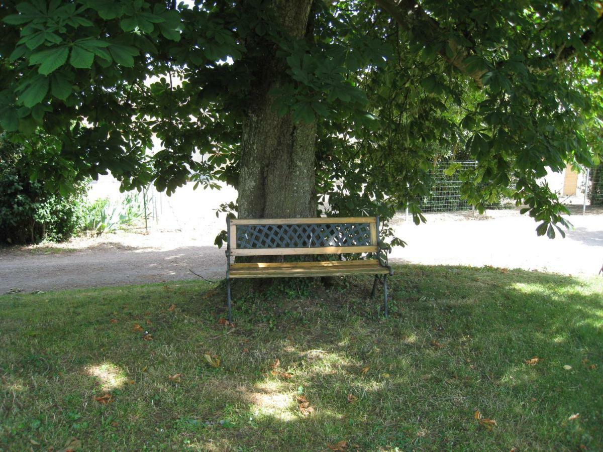 La Chambre D'amis LA COSTIGNIERES Montgueux Exterior foto