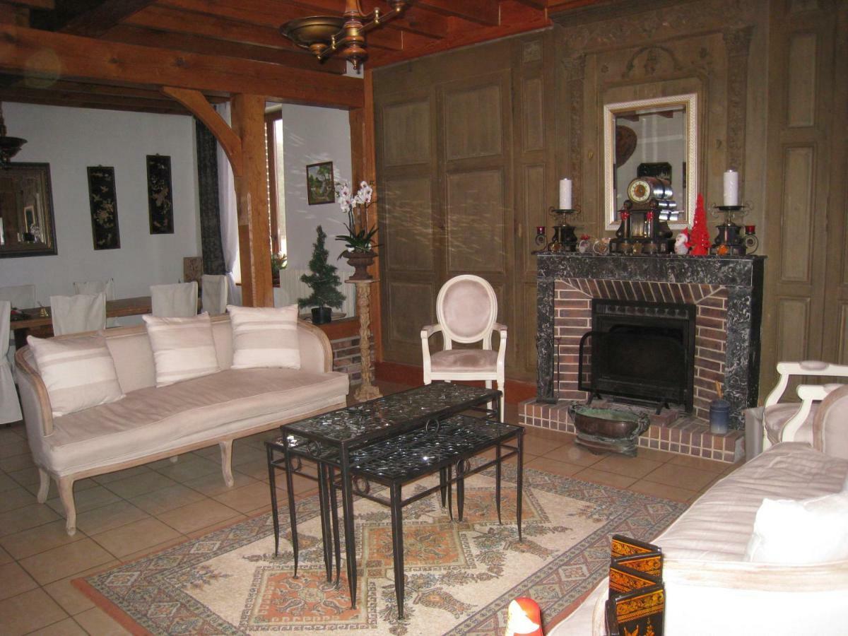 La Chambre D'amis LA COSTIGNIERES Montgueux Exterior foto