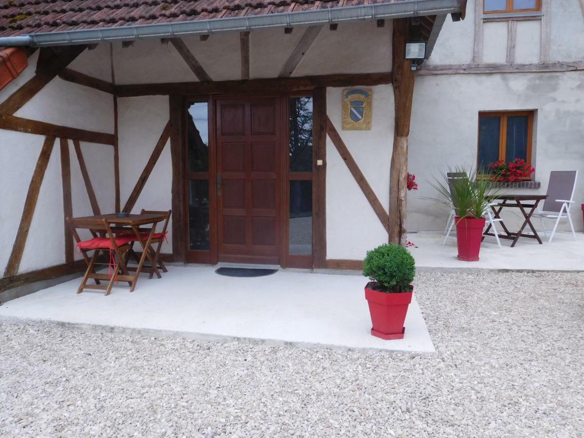 La Chambre D'amis LA COSTIGNIERES Montgueux Exterior foto