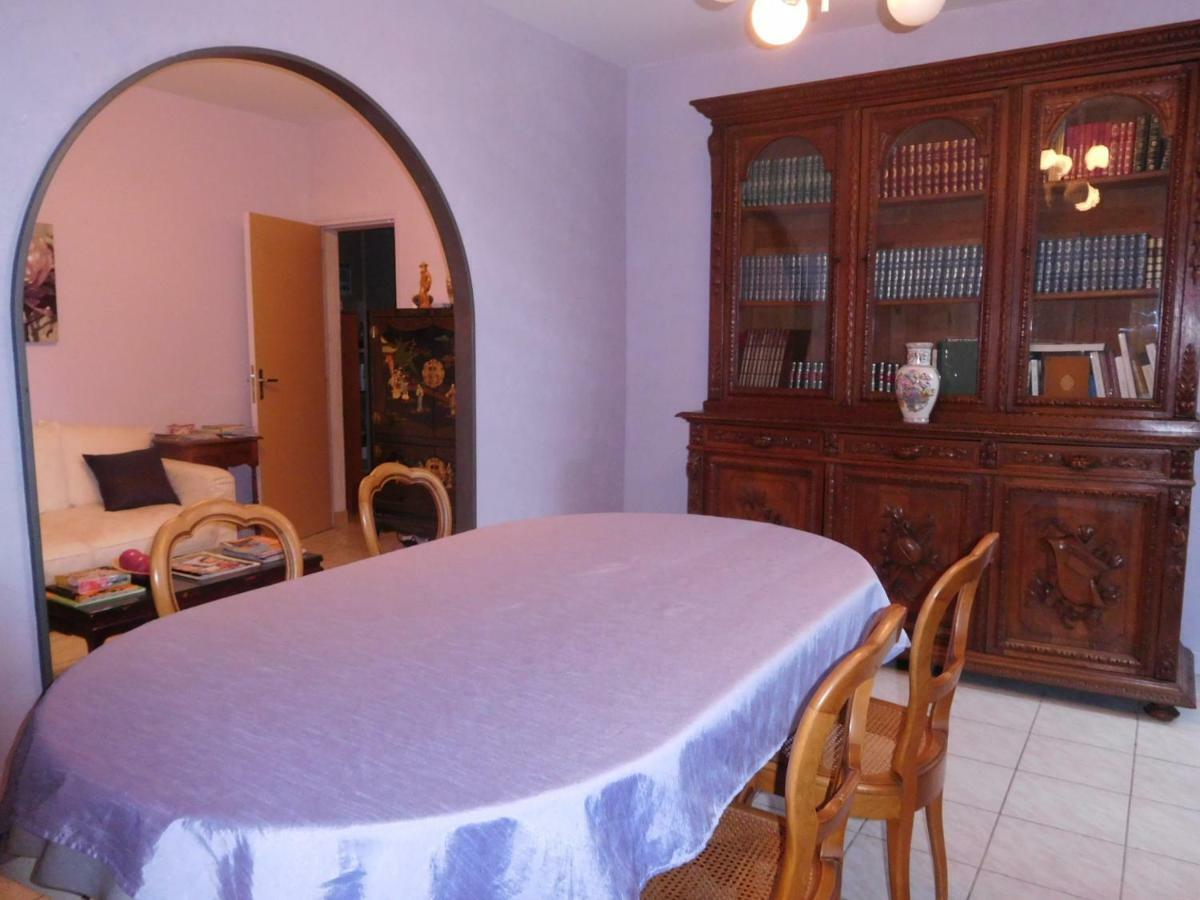 La Chambre D'amis LA COSTIGNIERES Montgueux Exterior foto