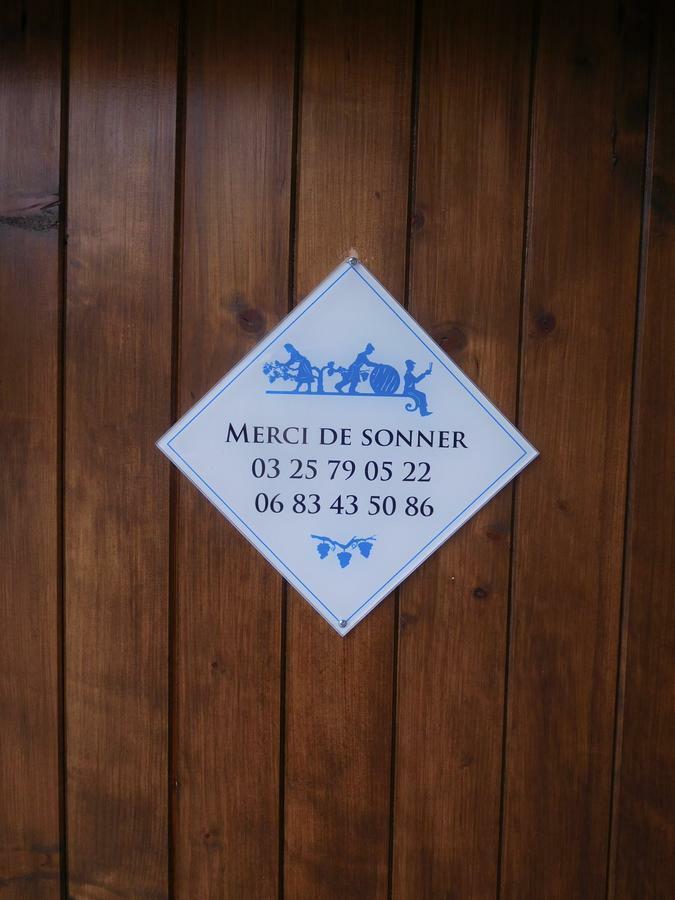 La Chambre D'amis LA COSTIGNIERES Montgueux Exterior foto